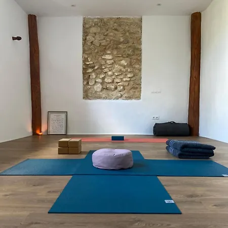 El Carmen Yoga House